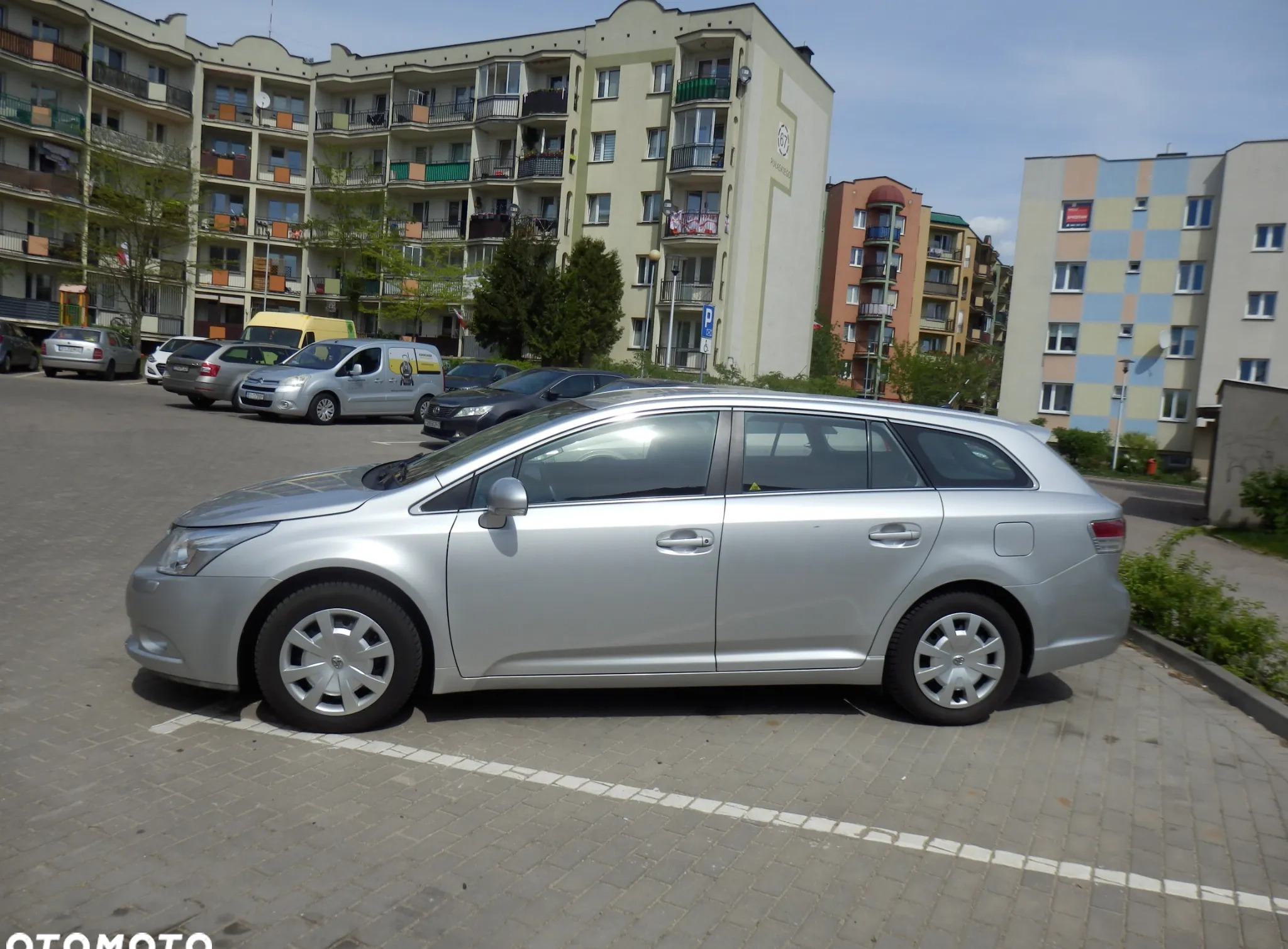 Toyota Avensis cena 37900 przebieg: 136180, rok produkcji 2010 z Białystok małe 92